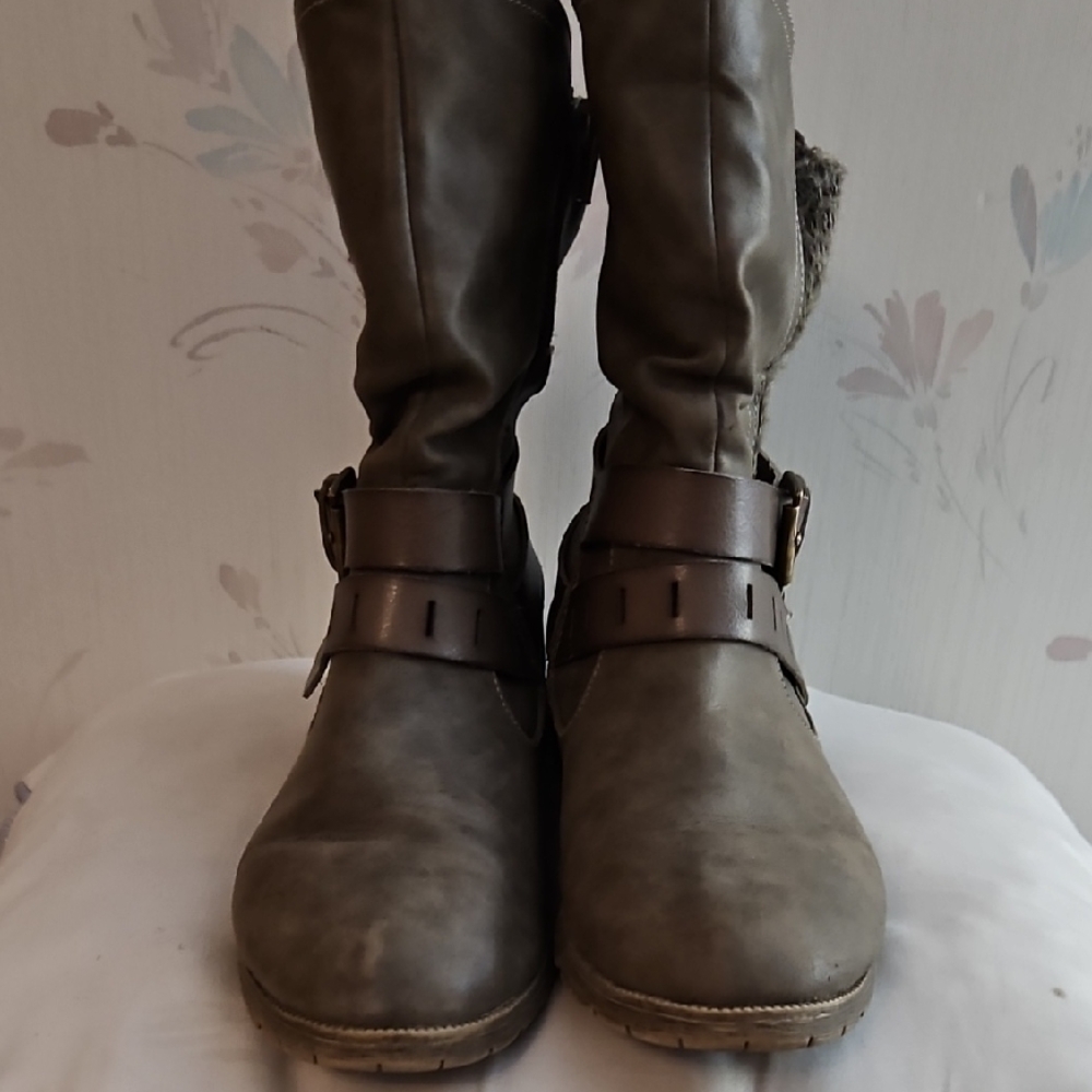 Jellypop Ryerson Sweater Buckle Boots SIZE 9M